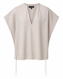 Tallit Katan Eliorness Beige - vue de dos avec tsitsit blancs