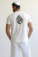 חולצת טי-שירט של Tsitsit: לבן להבה שחור