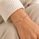Bracelet Chaîne Aech Cheli Petite Flamme or rose porté