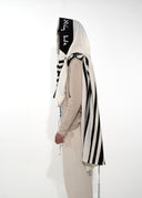 טלית חי שחורה