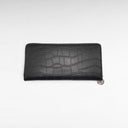 ארנק עור ארוך בצבע שחור בטקסטורת קרוקו