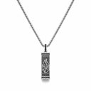 Collier Mezouza Eliorness contenant le Petek de Rabbi Nahman, entièrement serti de zirconium noirs brillants avec le logo Aech Sheli – Bijou juif Judaica moderne.