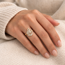 Bague Aech Cheli Pavé – doré, portée