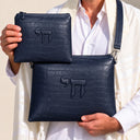 Set de Pochettes Tallit & Téfilines Cuir Croco – Bleu Marine, Haï – porté avec tallit