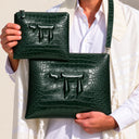 Set de Pochettes Tallit & Téfilines Cuir Croco – Vert Émeraude – porté avec tallit